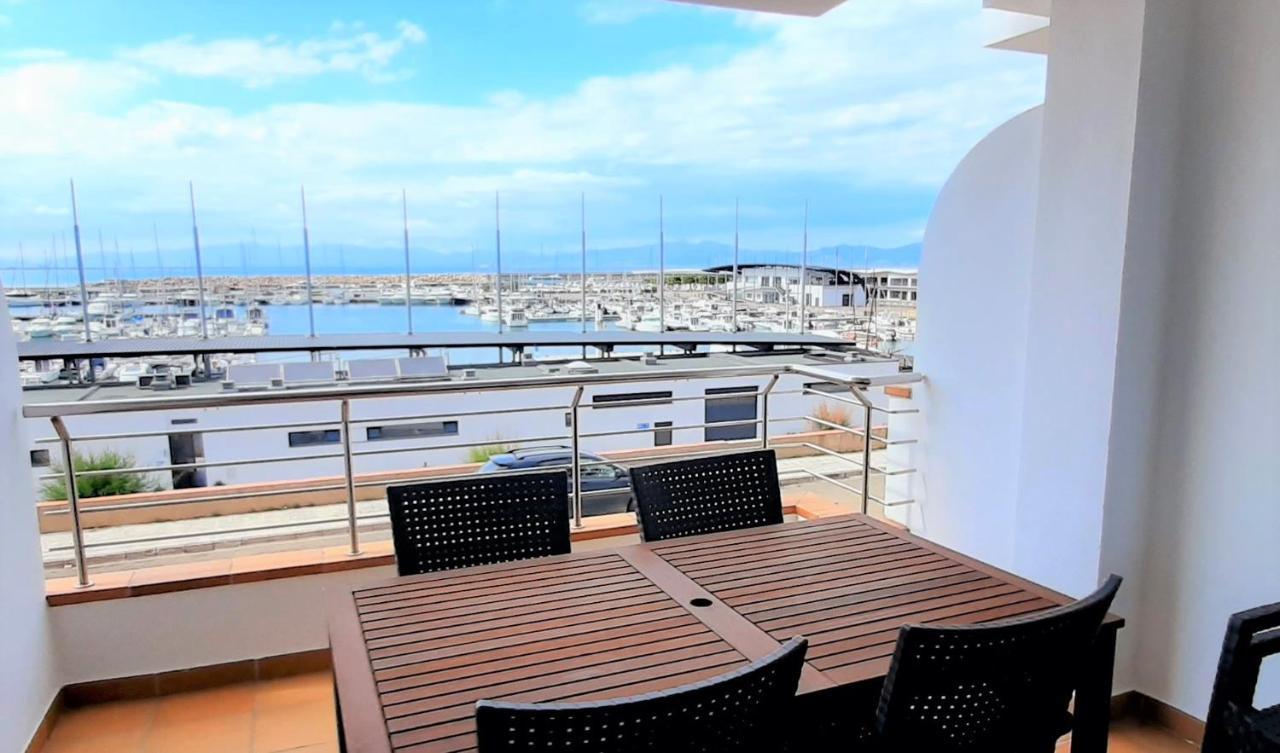 Apartament Vip Nautic Ля Эскала Экстерьер фото