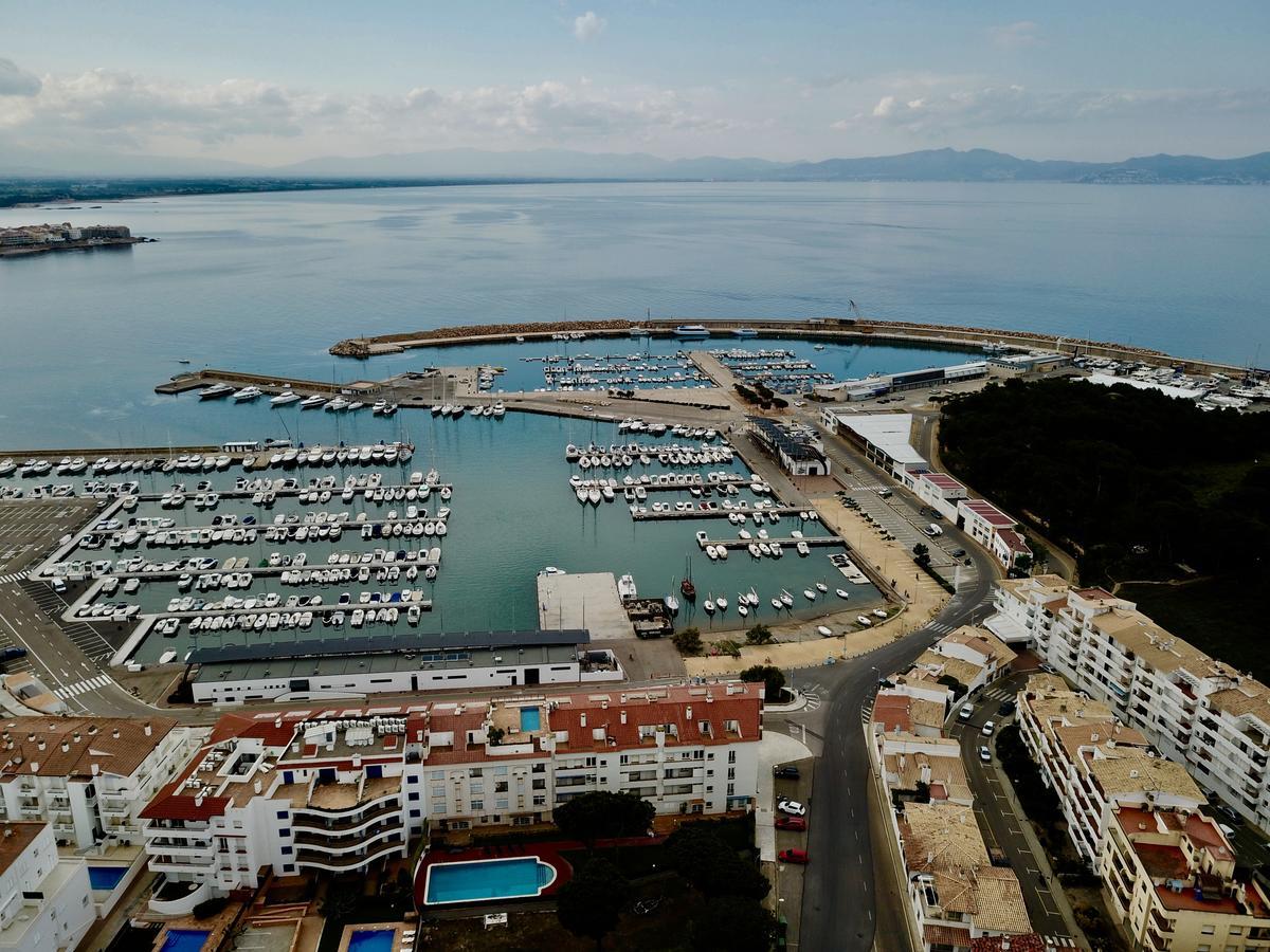 Apartament Vip Nautic Ля Эскала Экстерьер фото