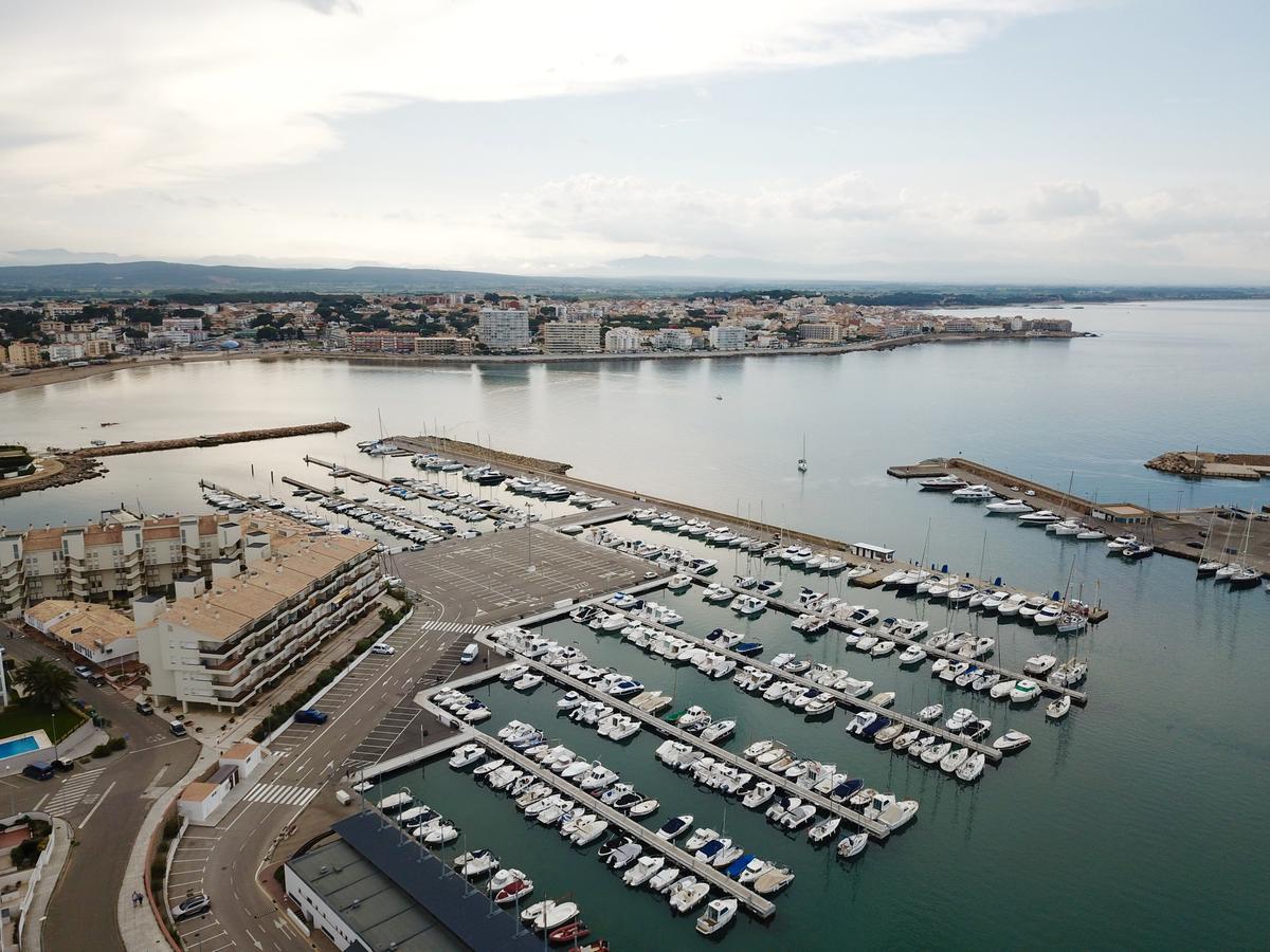 Apartament Vip Nautic Ля Эскала Экстерьер фото