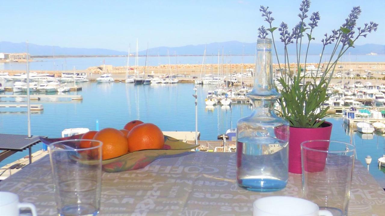 Apartament Vip Nautic Ля Эскала Экстерьер фото