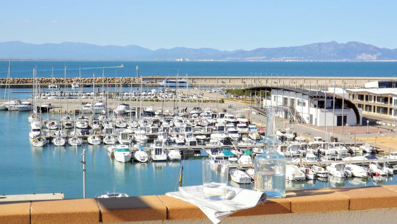 Apartament Vip Nautic Ля Эскала Экстерьер фото